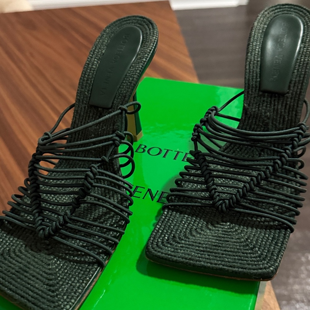 Bottega Veneta Dark Green Strappy Sandals size 36.5 (6:5)